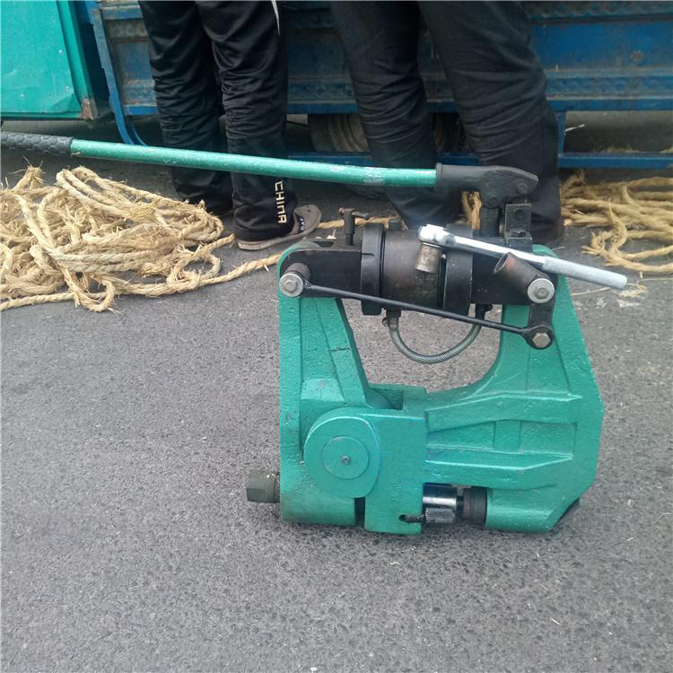 液壓擠孔機實物圖1