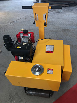 手扶式雙輪壓路機(jī)